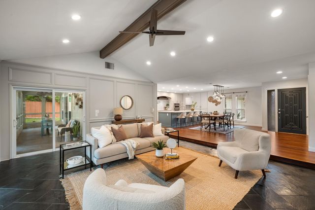 10507 Ronwood DR, Austin, TX 78750