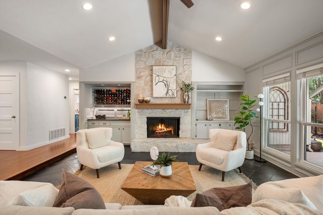 10507 Ronwood DR, Austin, TX 78750