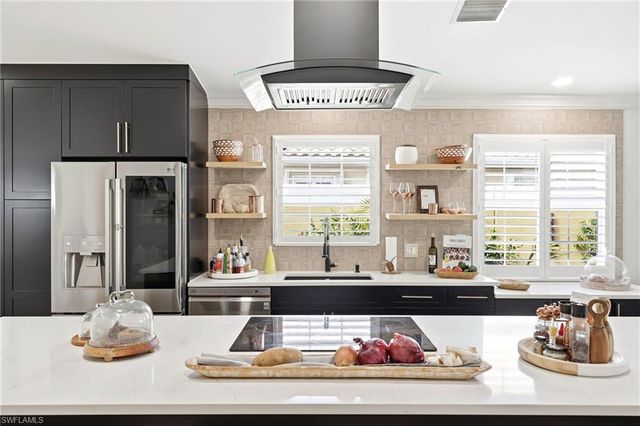 7575 Novara CT, Naples, FL 34114