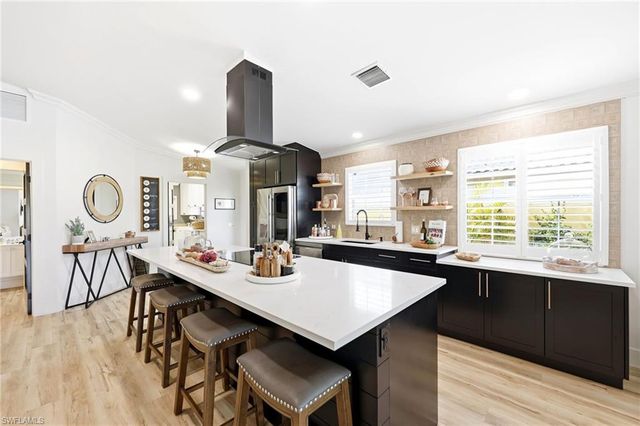 7575 Novara CT, Naples, FL 34114