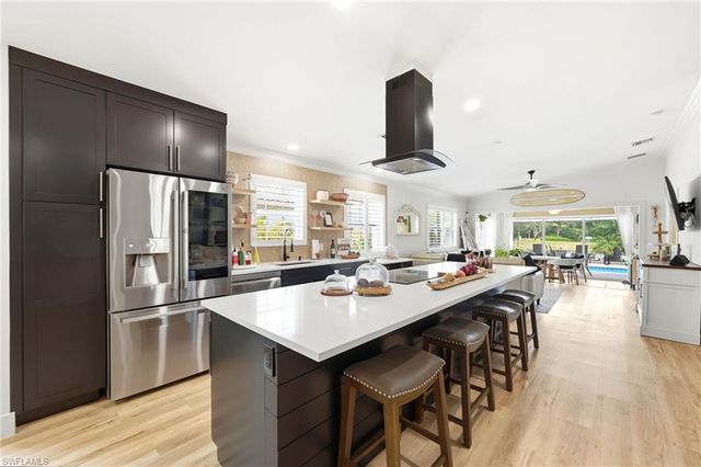 7575 Novara CT, Naples, FL 34114