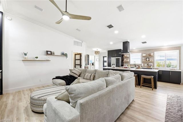 7575 Novara CT, Naples, FL 34114