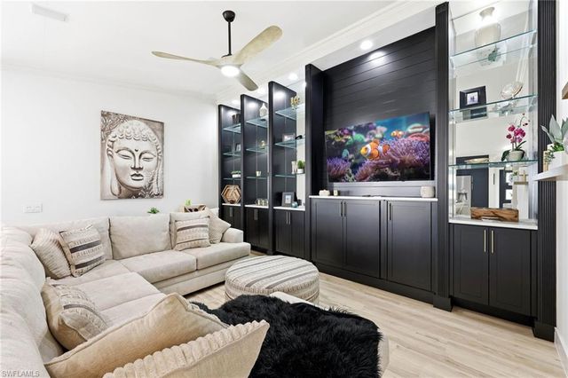 7575 Novara CT, Naples, FL 34114