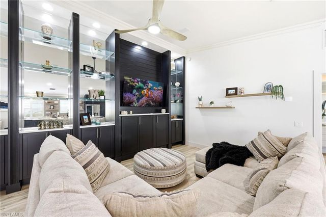 7575 Novara CT, Naples, FL 34114