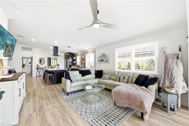 7575 Novara CT, Naples, FL 34114