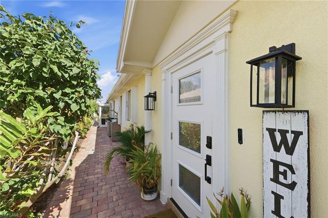 7575 Novara CT, Naples, FL 34114