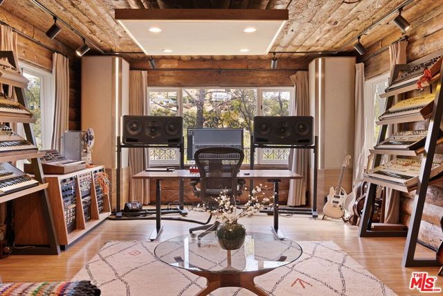 2356 Hollyridge Drive, Los Angeles, CA 90068
