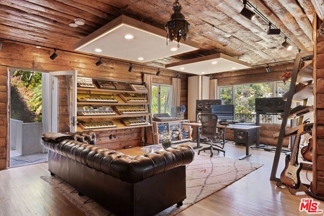 2356 Hollyridge Drive, Los Angeles, CA 90068