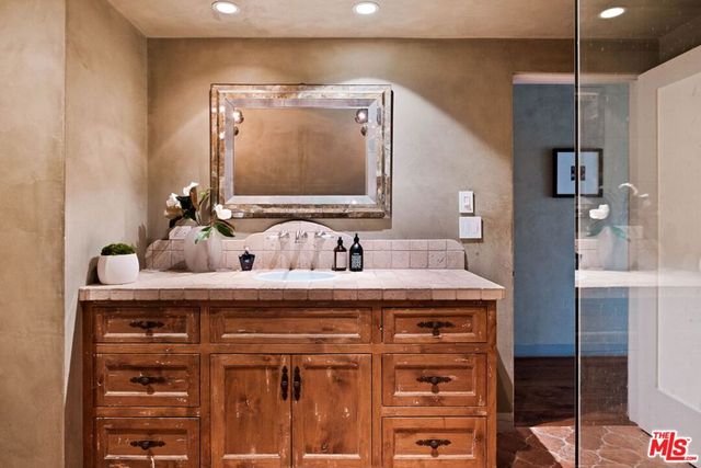 2356 Hollyridge Drive, Los Angeles, CA 90068