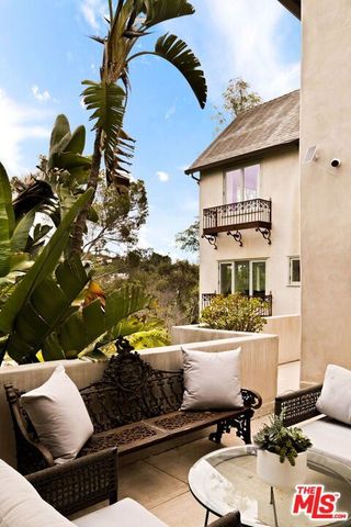 2356 Hollyridge Drive, Los Angeles, CA 90068