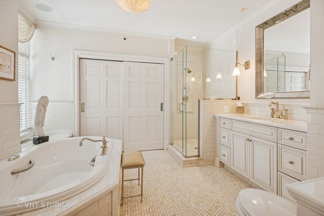 20 E Cedar Street 8B, Chicago, IL 60610