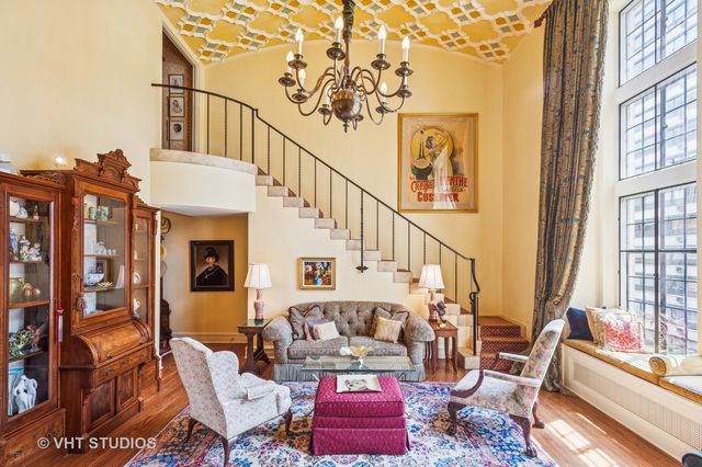 20 E Cedar Street 8B, Chicago, IL 60610