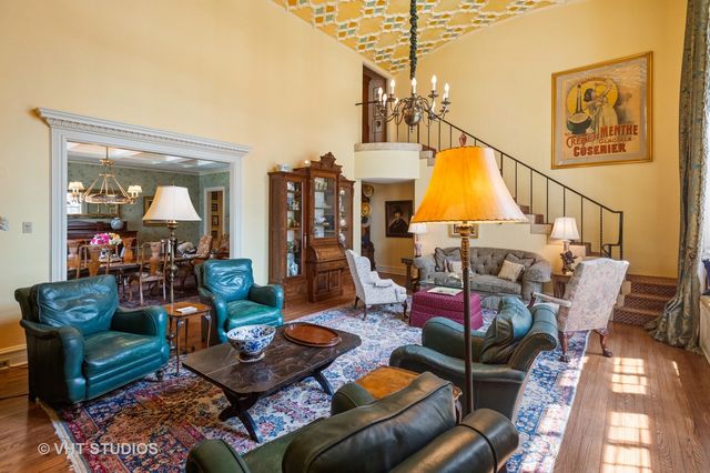 20 E Cedar Street 8B, Chicago, IL 60610