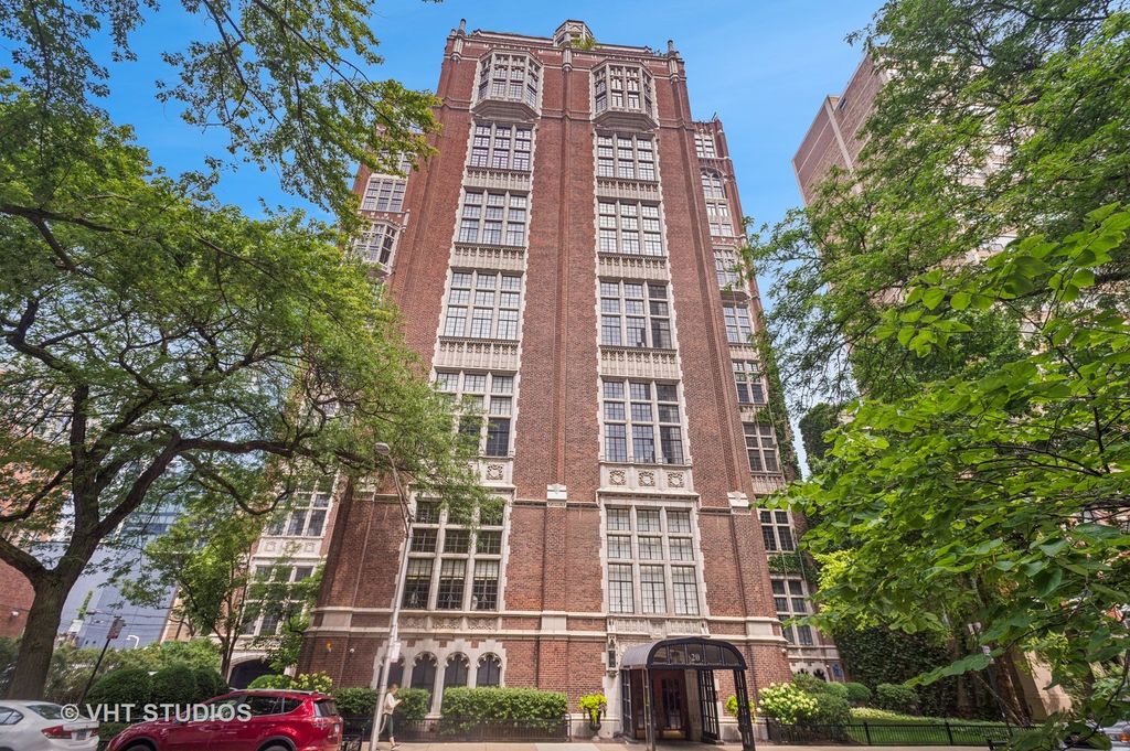 20 E Cedar Street 8B, Chicago, IL 60610