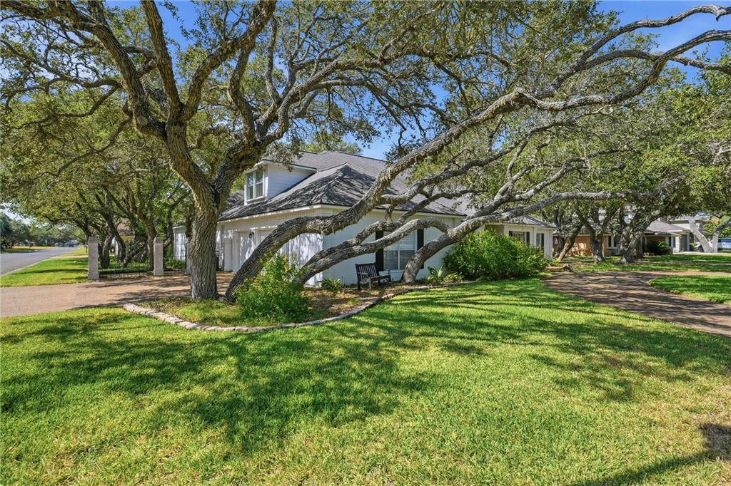 101 Peachtree Dr, Rockport, TX 78382 — photo 3