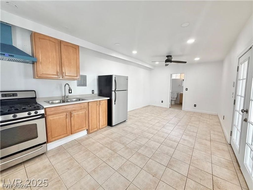 Image 16 of property listing at 3209 El Morro Avenue, Las Vegas, NV 89101