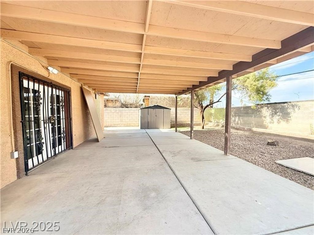 Image 23 of property listing at 3209 El Morro Avenue, Las Vegas, NV 89101