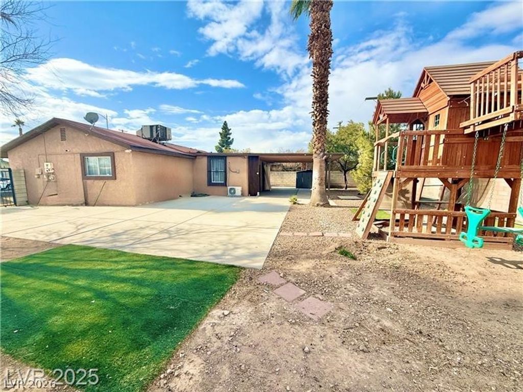 Image 24 of property listing at 3209 El Morro Avenue, Las Vegas, NV 89101