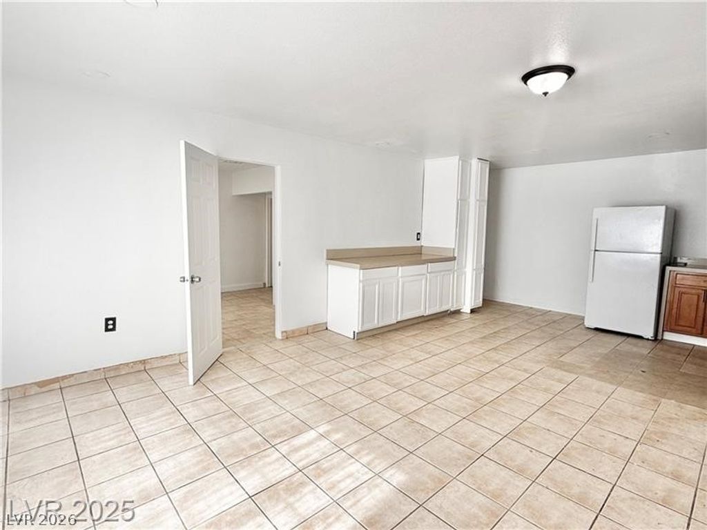 Image 3 of property listing at 3209 El Morro Avenue, Las Vegas, NV 89101