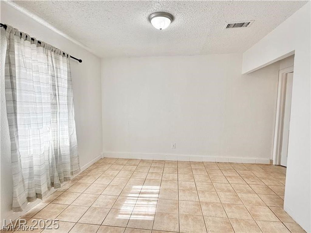 Image 4 of property listing at 3209 El Morro Avenue, Las Vegas, NV 89101