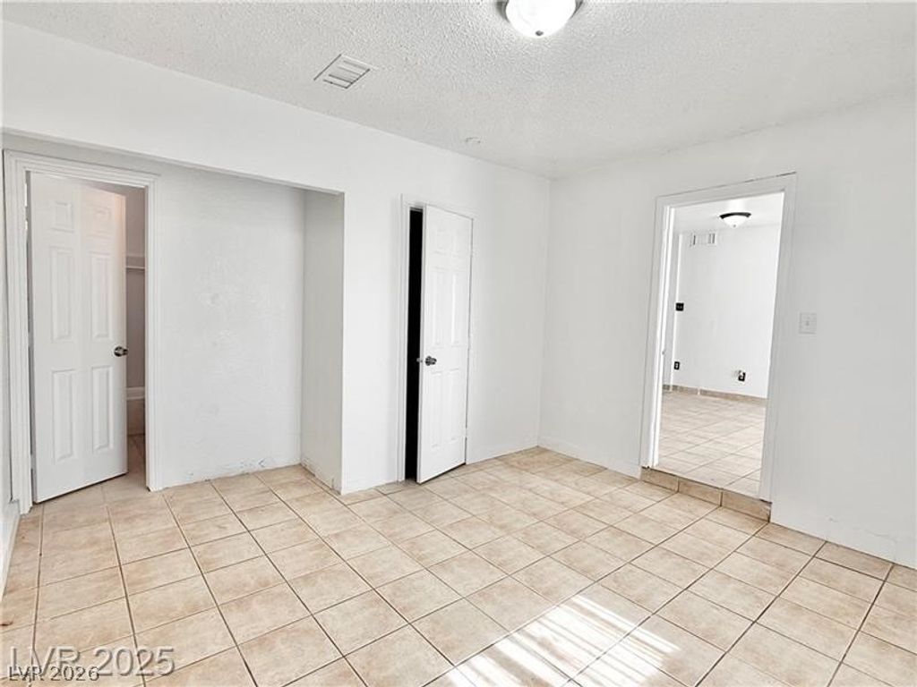 Image 5 of property listing at 3209 El Morro Avenue, Las Vegas, NV 89101