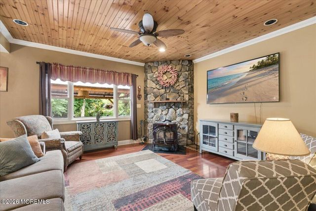 276 Parkview Terrace, Lincroft, NJ 07738
