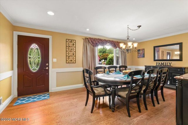 276 Parkview Terrace, Lincroft, NJ 07738
