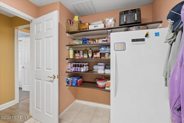 276 Parkview Terrace, Lincroft, NJ 07738