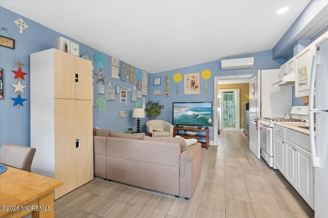 276 Parkview Terrace, Lincroft, NJ 07738