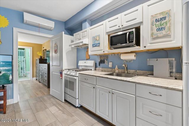 276 Parkview Terrace, Lincroft, NJ 07738