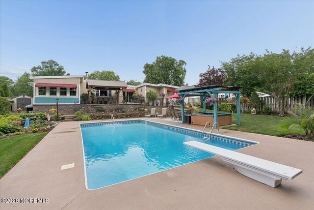 276 Parkview Terrace, Lincroft, NJ 07738