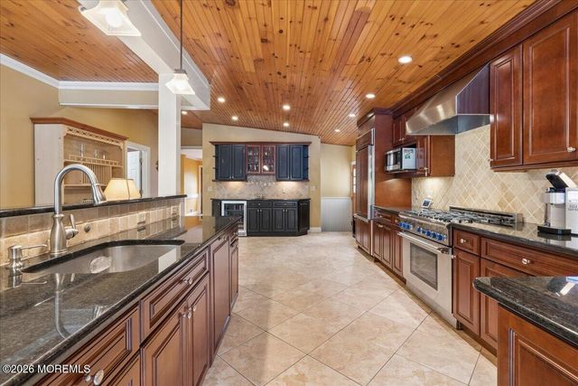 276 Parkview Terrace, Lincroft, NJ 07738