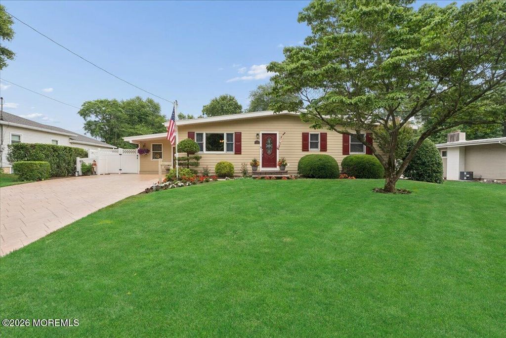 276 Parkview Terrace, Lincroft, NJ 07738