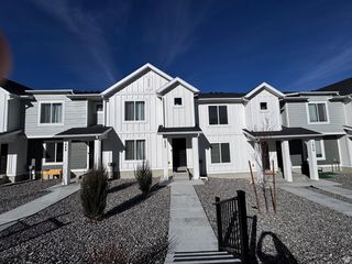 1852 N BLUE IRIS AVE #1048, Tooele, UT 84074
