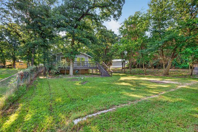 1001 Leaning Oak Drive, Tool, TX 75143