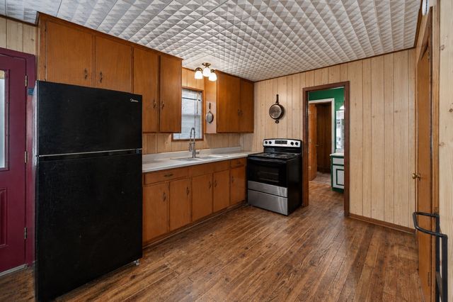 1001 Leaning Oak Drive, Tool, TX 75143