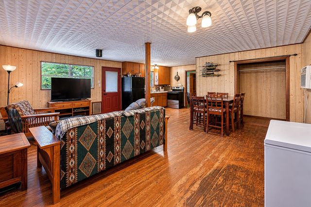 1001 Leaning Oak Drive, Tool, TX 75143