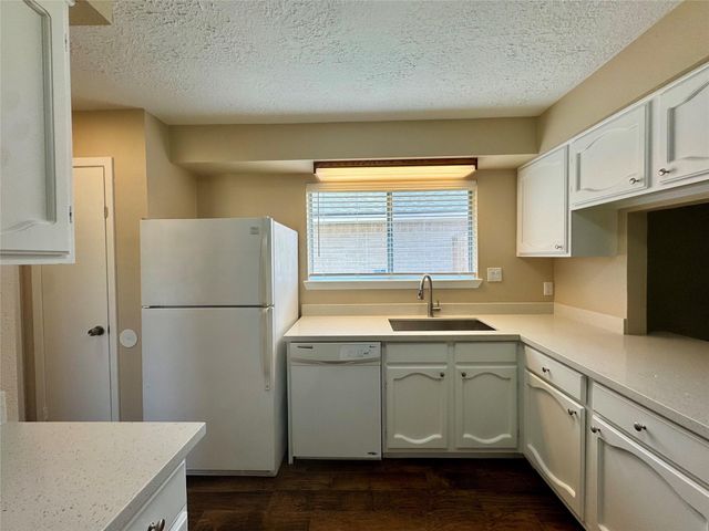 9831 Shell Rock Road, La Porte, TX 77571