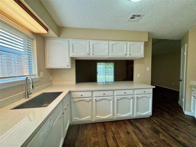 9831 Shell Rock Road, La Porte, TX 77571