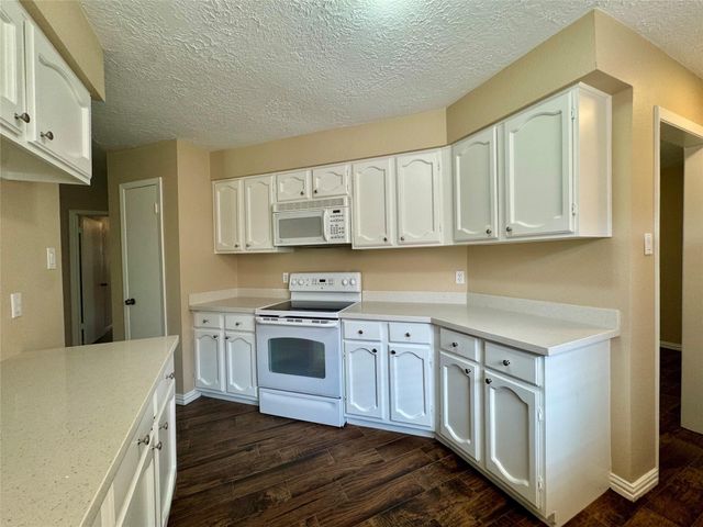 9831 Shell Rock Road, La Porte, TX 77571