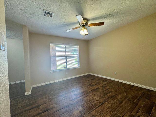 9831 Shell Rock Road, La Porte, TX 77571