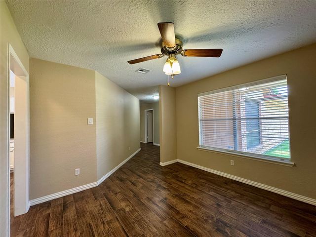 9831 Shell Rock Road, La Porte, TX 77571
