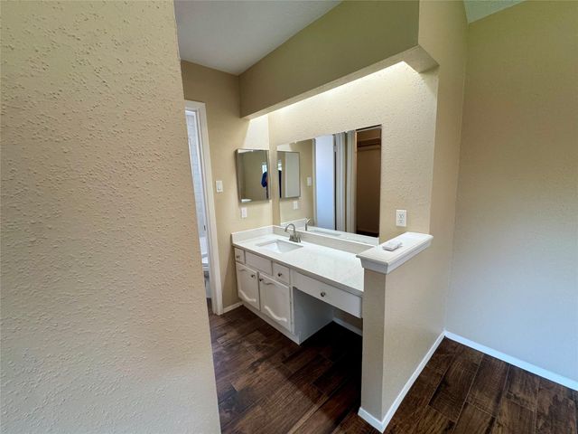9831 Shell Rock Road, La Porte, TX 77571