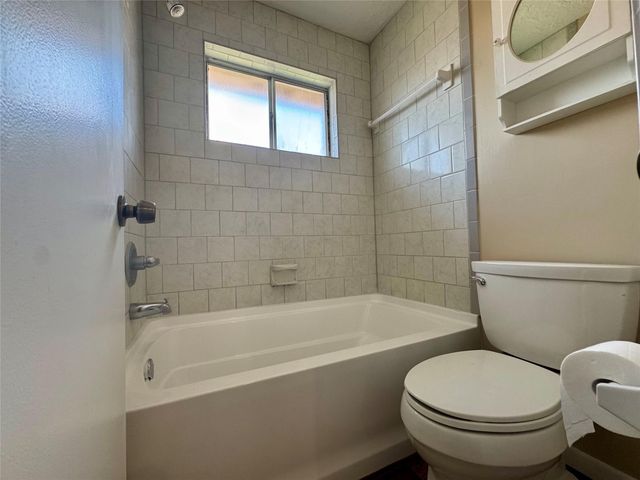 9831 Shell Rock Road, La Porte, TX 77571
