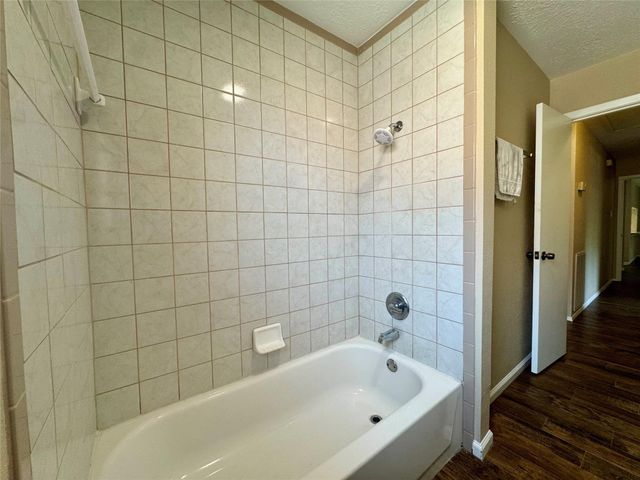9831 Shell Rock Road, La Porte, TX 77571