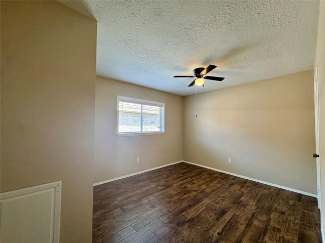 9831 Shell Rock Road, La Porte, TX 77571