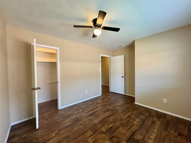 9831 Shell Rock Road, La Porte, TX 77571