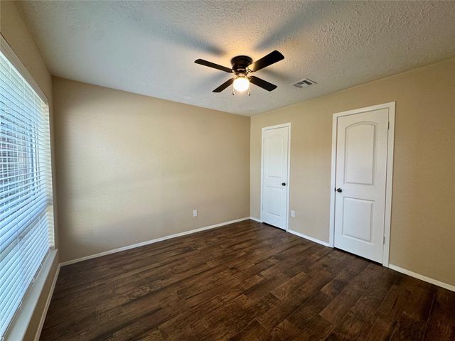 9831 Shell Rock Road, La Porte, TX 77571