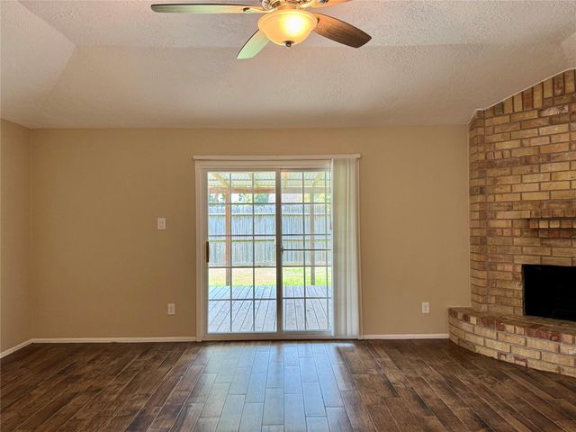 9831 Shell Rock Road, La Porte, TX 77571