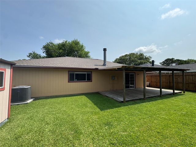 9831 Shell Rock Road, La Porte, TX 77571